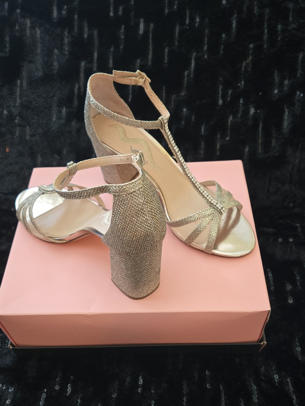 Nina Shoes Gold Glitter T-Strap Block Heel Sandals | Size 7.5 👠